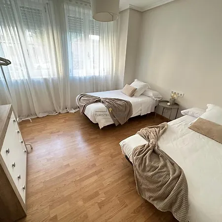 Hogar Forxa - Puente Lägenhet